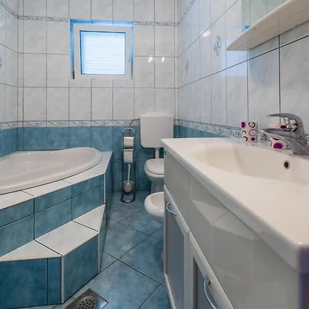 Apartament Tomica