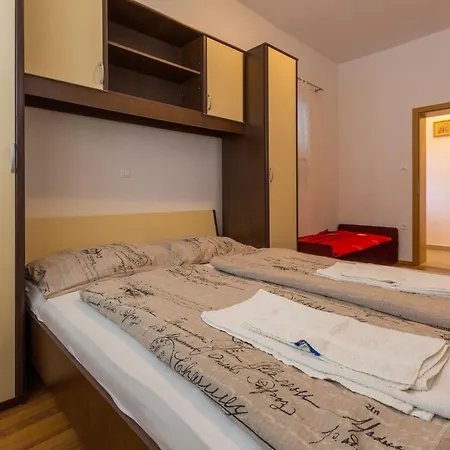 Tomica * Novi Vinodolski