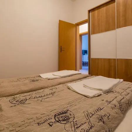 Tomica * Novi Vinodolski