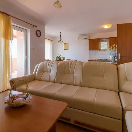 Tomica Apartment